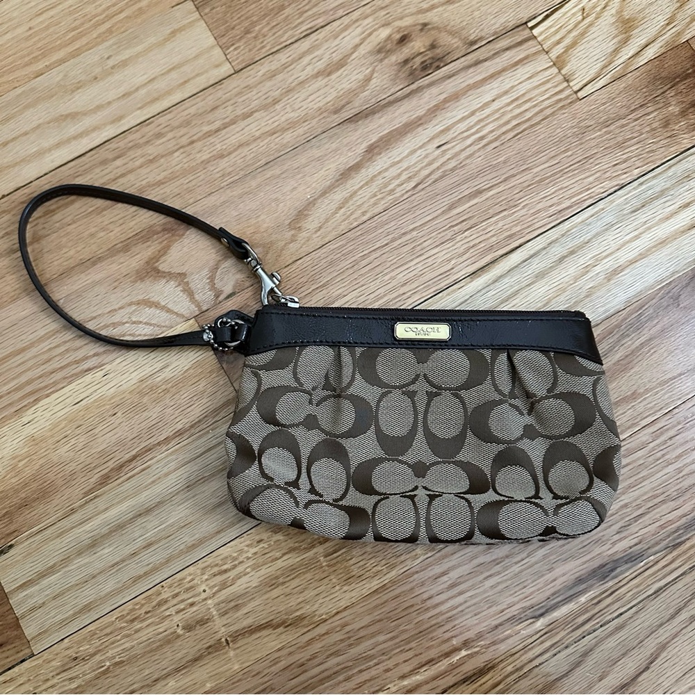 coach wristlet wallet